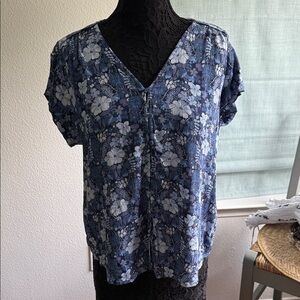 Liz Claiborne Blue and White Floral Blouse